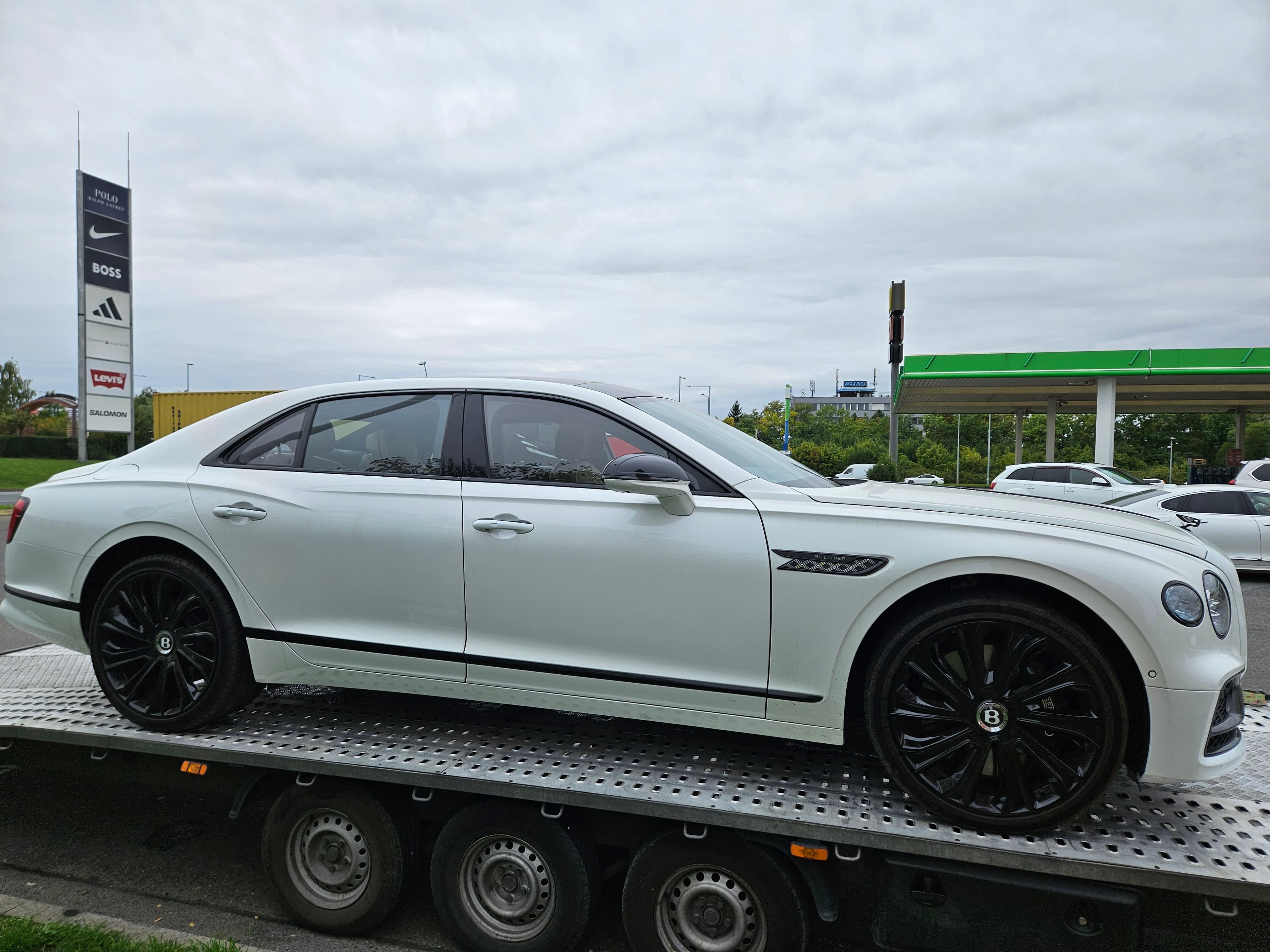 Bentley Flying Spur on transporter